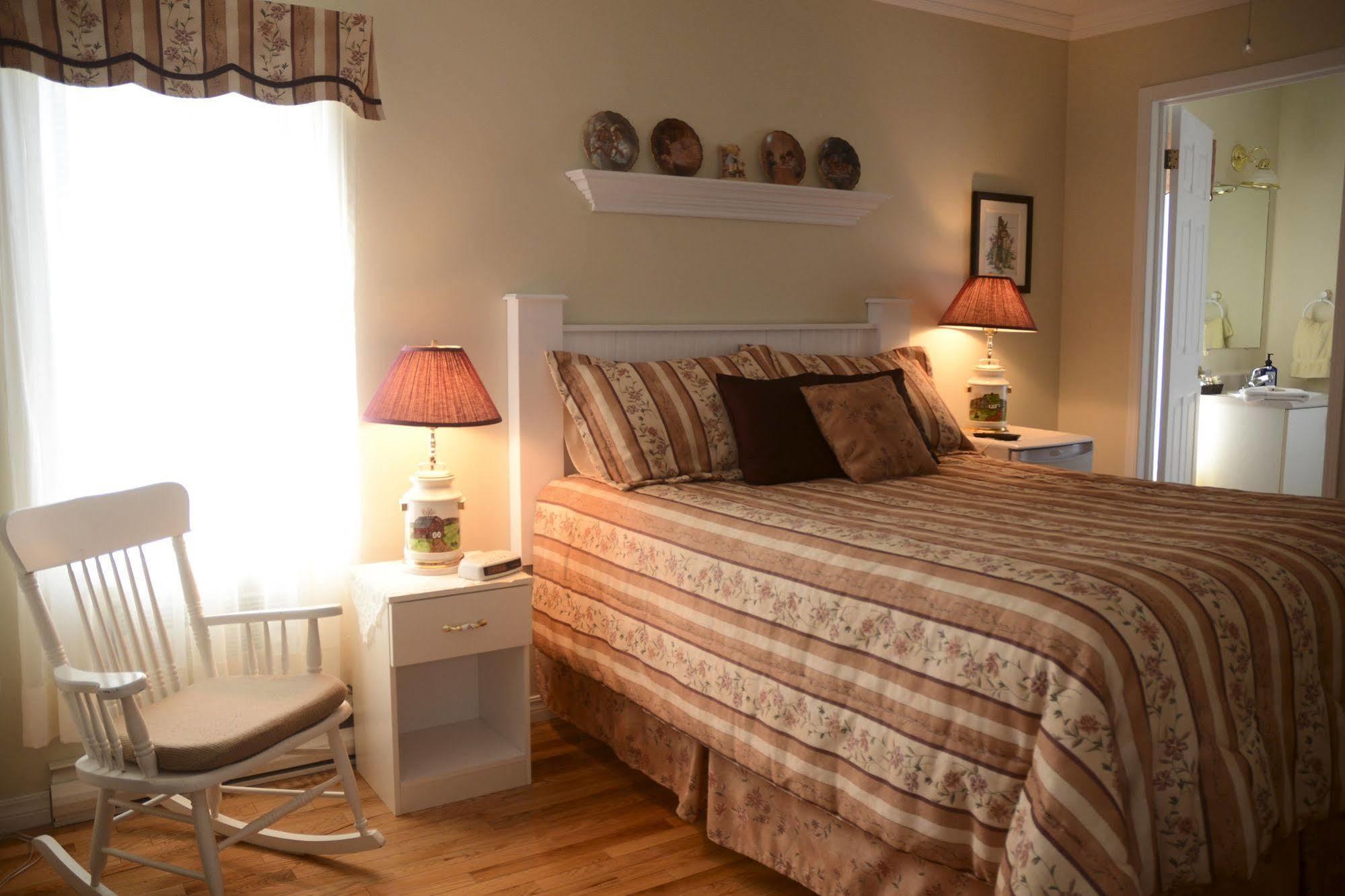 Cote'S Bed & Breakfast Grand Falls Exterior photo